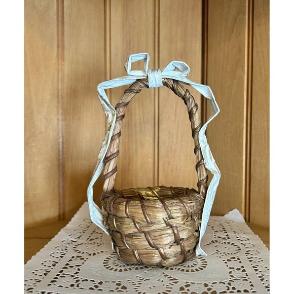 Small Woven Natural Straw Basket Handle Gold Accents White Paper Ribbon - Picture 7 of 7